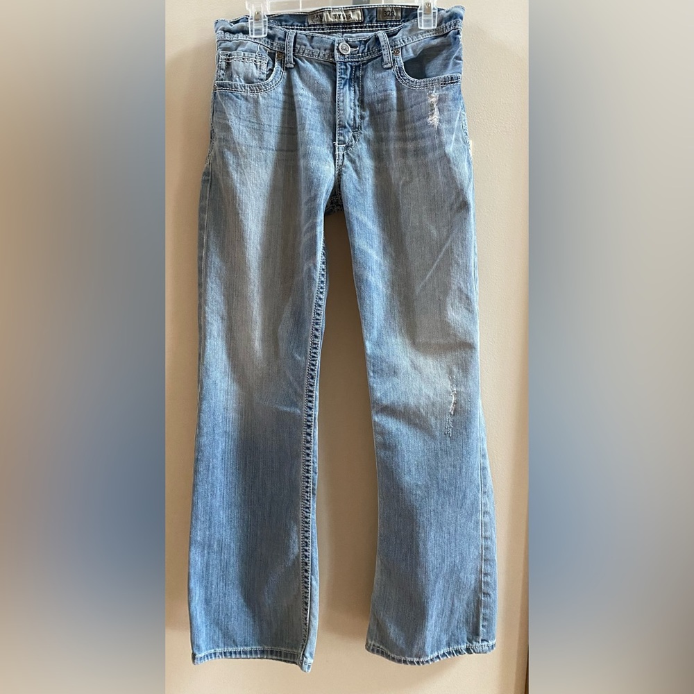 BKE Tyler Jeans Men’s Light Wash 32 Regular Distressed Loose Fitting Relaxed 32L